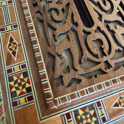 Şam Oymalı Ahşap Mendil Kutusu – Şarap Kırmızısı Kadife İç Astarlı