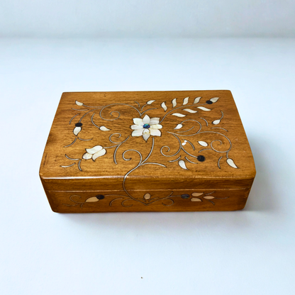 Damasceńska Szkatułka Luksusowa – Masa Perłowa & Aksamit