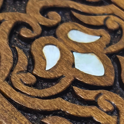 Boîte de Luxe Sculptée à la Main – Nacre & Velours