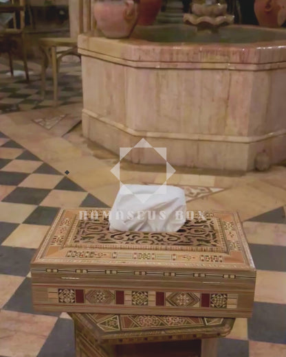 Şam Oymalı Ahşap Mendil Kutusu – Şarap Kırmızısı Kadife İç Astarlı